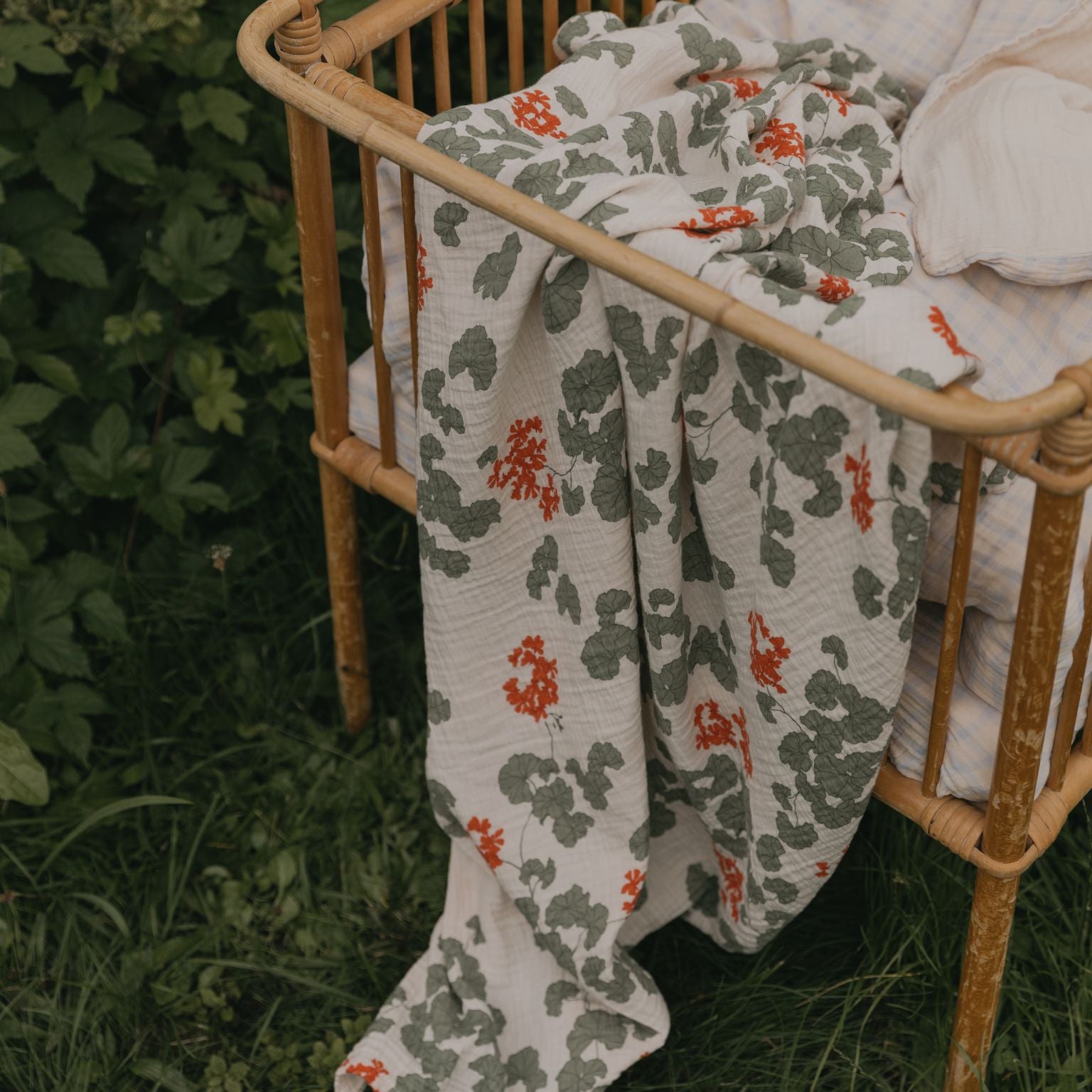 Buy Garbo&Friends (Pelargonium) Muslin Swaddle Blanket Online – Antipoda Co