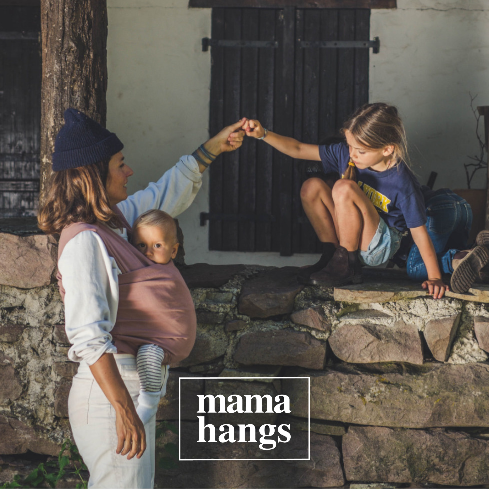 Mama Hangs Baby Carriers